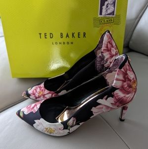 Ted Baker Floral Izibelp Pointed Toe Stiletto Pumps in Size 6.5 - Never Worn